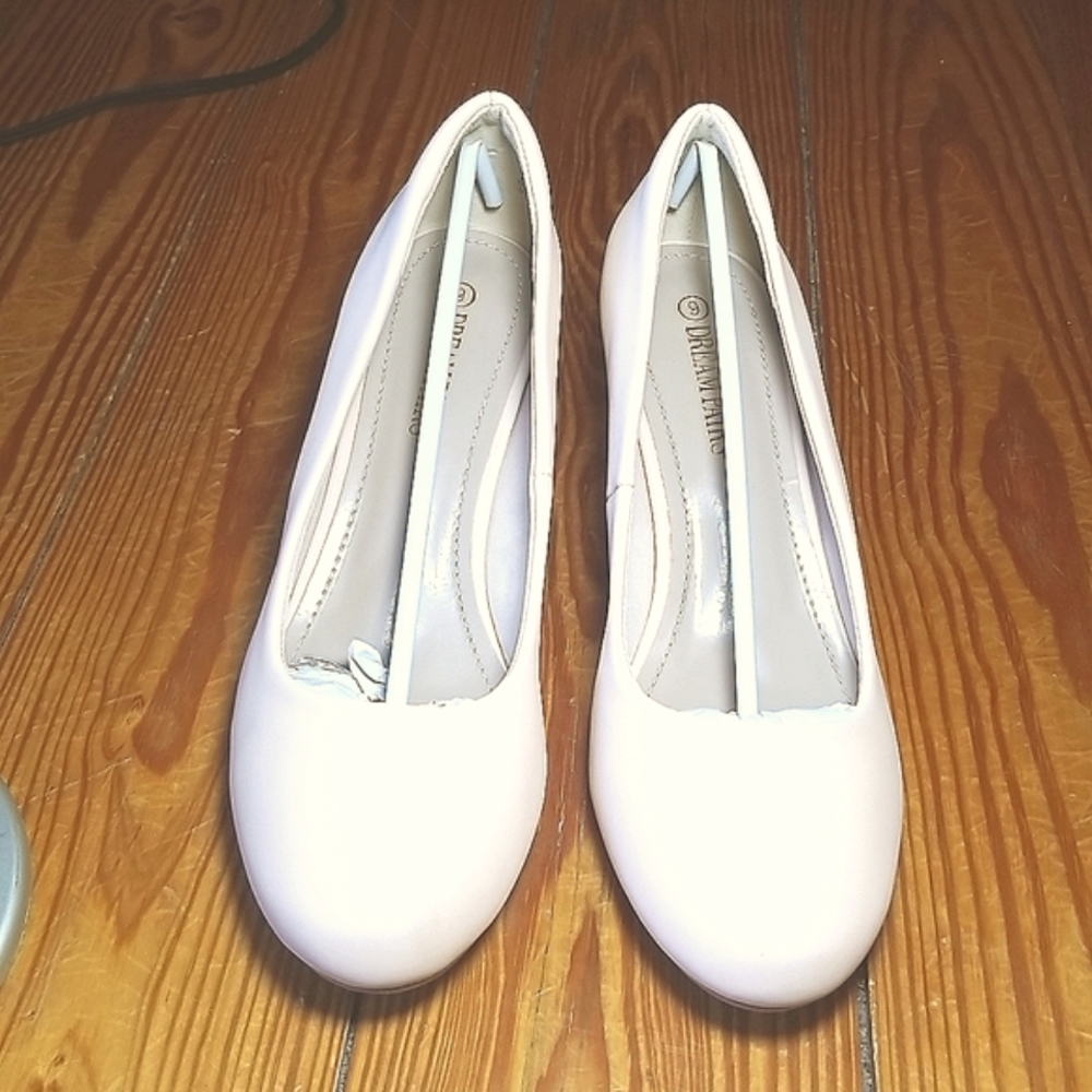 Nude heels size 9 Dream Pairs